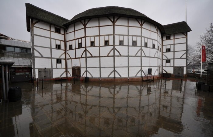 Globe Theatre.
