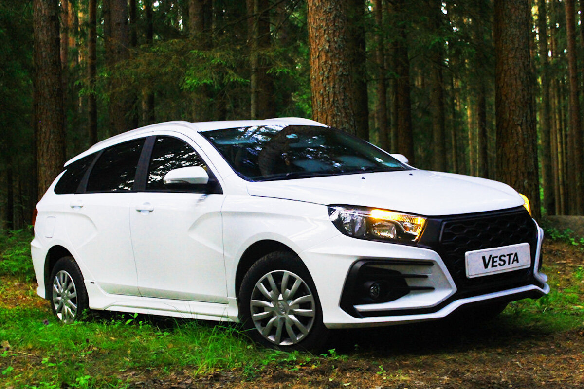 Lada Vesta SW белая