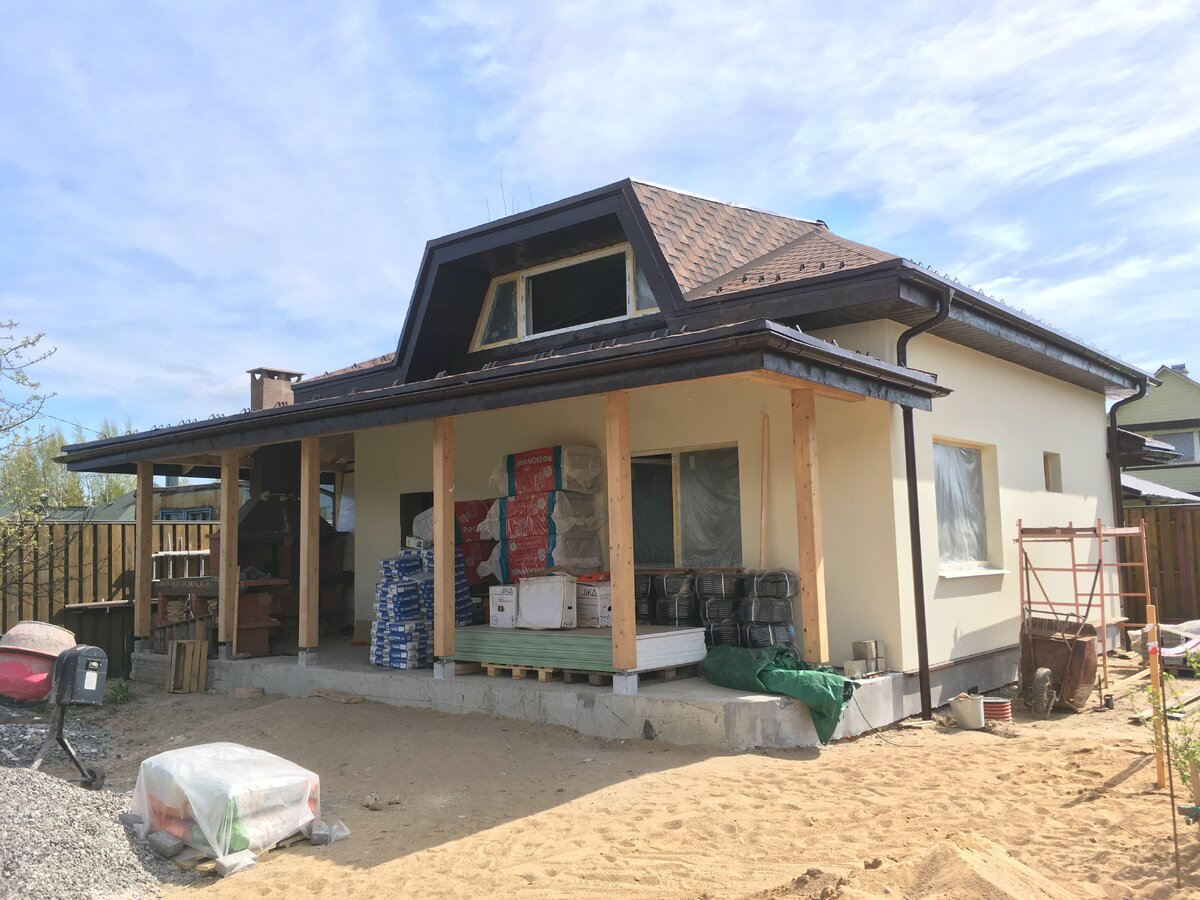 На фотографии наша Арболитовая баня с уже готовым фасадом!