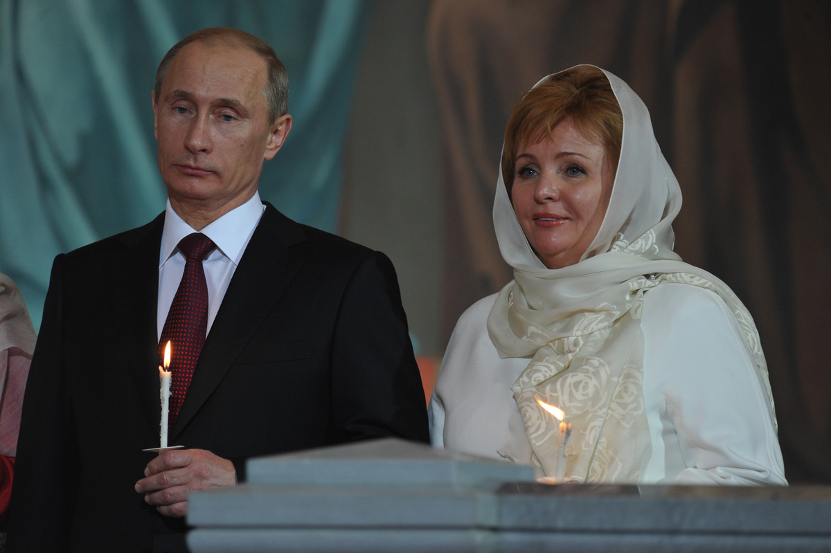 6 июня 2013 года,Путин пообещал "сохранить дружеские связи" с бывшей женой.
