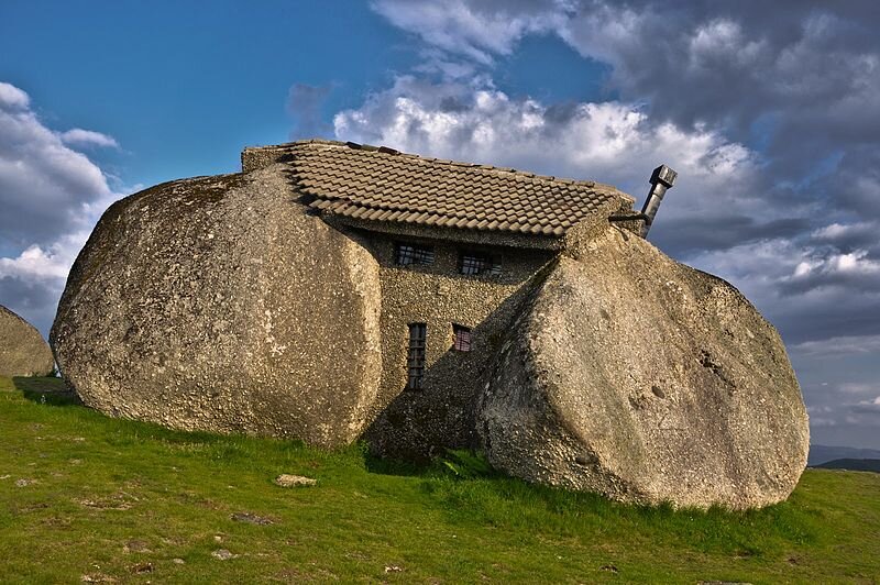 Дом-камень, Португалия