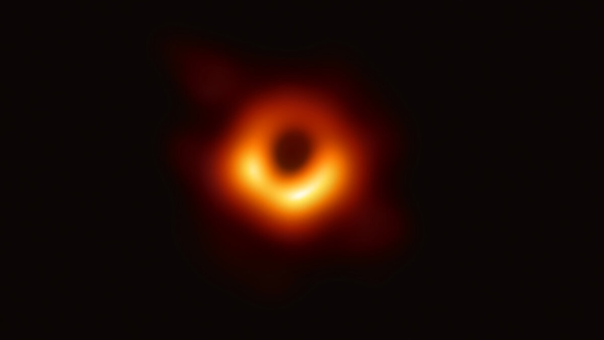 Фото: Event Horizon Telescope collaboration et al. 