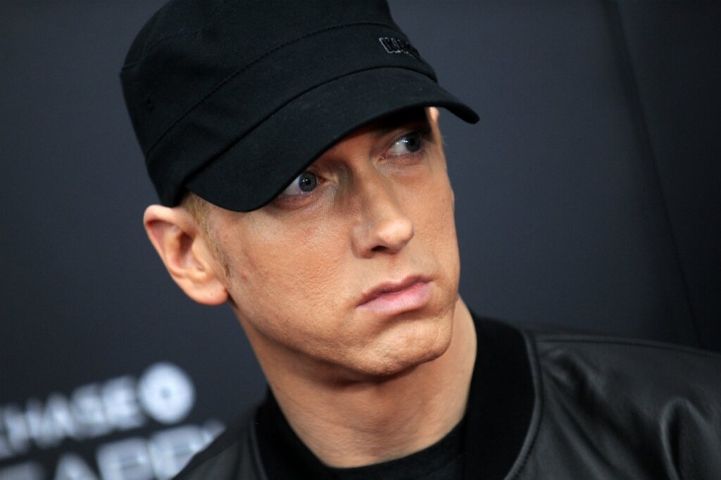 Eminem-фото взято из сервиса Яндекс картинки