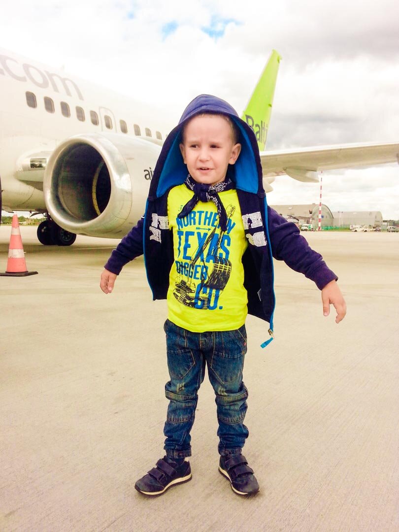 У авиакомпании airBaltic дети летают одни