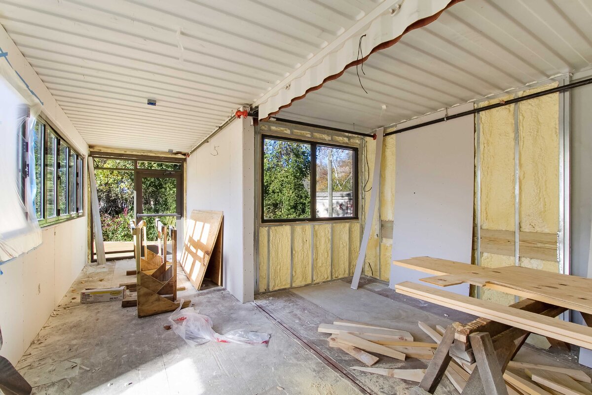 Бытовка без отделки и утепления