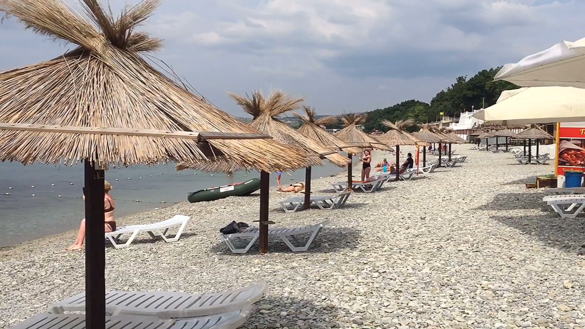 Геленджик 18 июля. Не доходя до пляжа "Лазуревый берег" Райское местечко