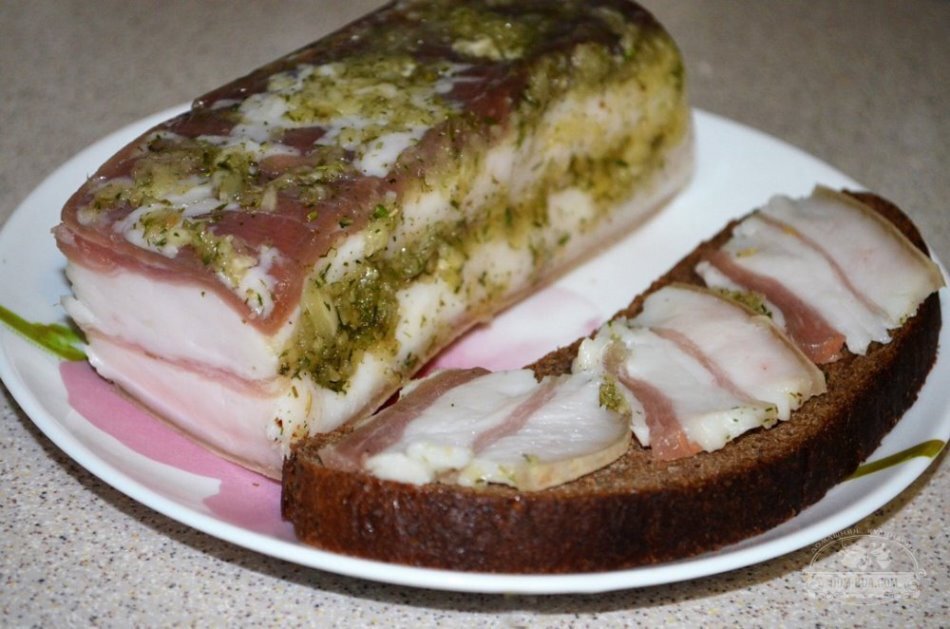 Бутерброд с домашним салом