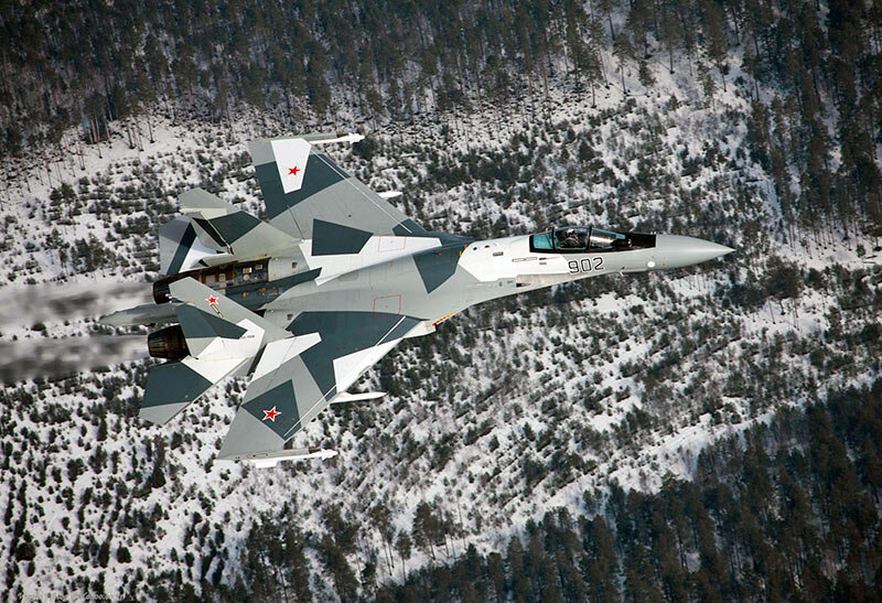 Су-35 закамуфлирован с учетом «местных особенностей».