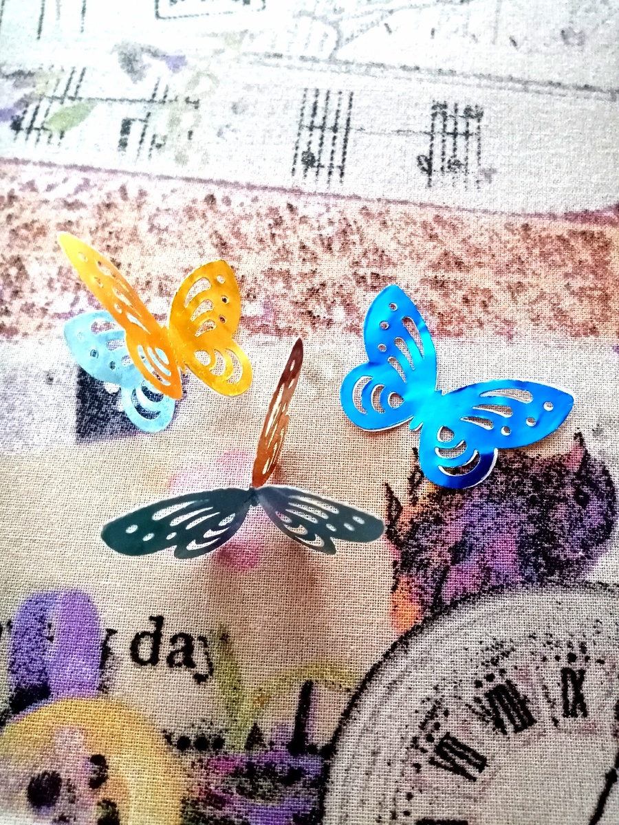 Заготовки-бабочки для гирлянды.