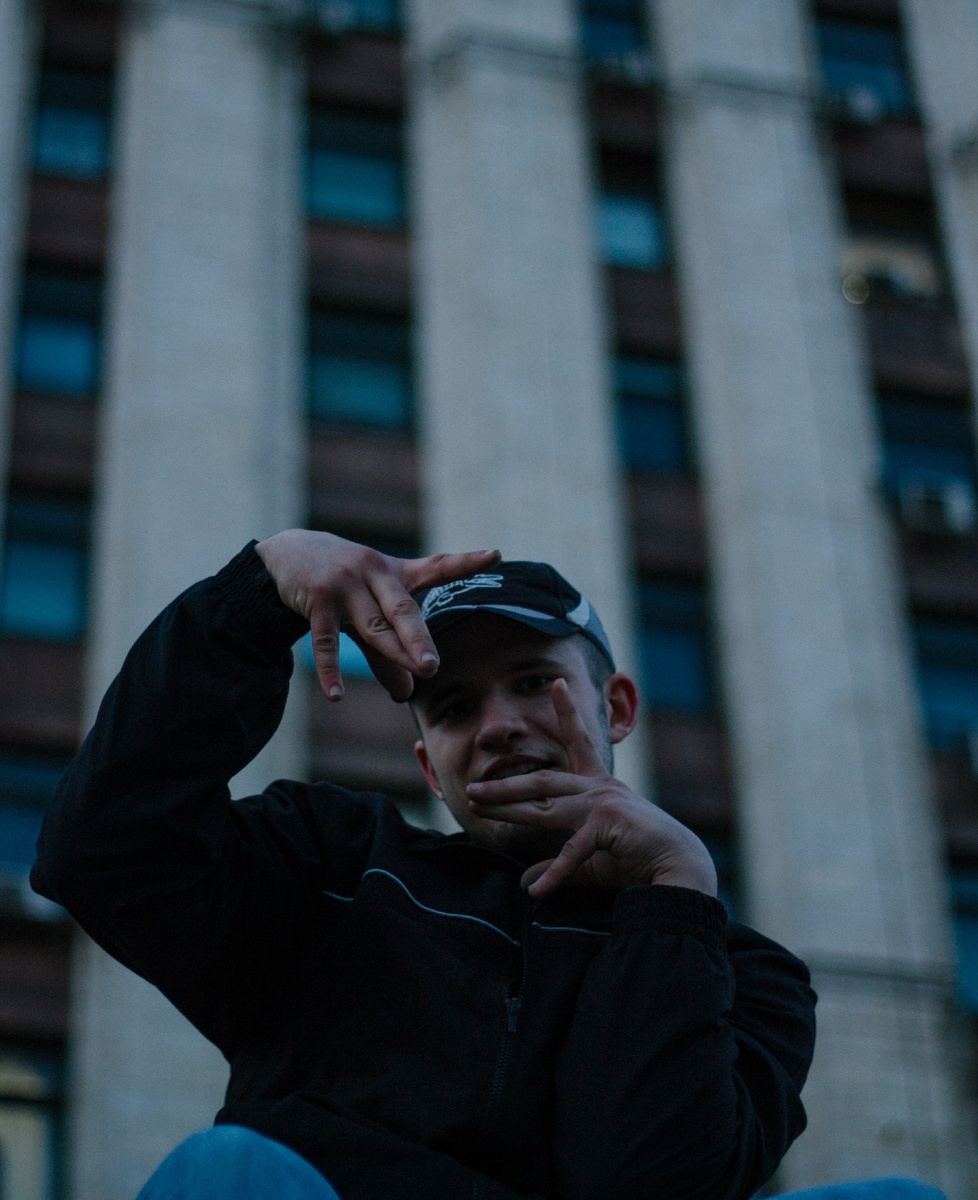 Спасибо другу Максиму, который не знает, что он в интернетах.