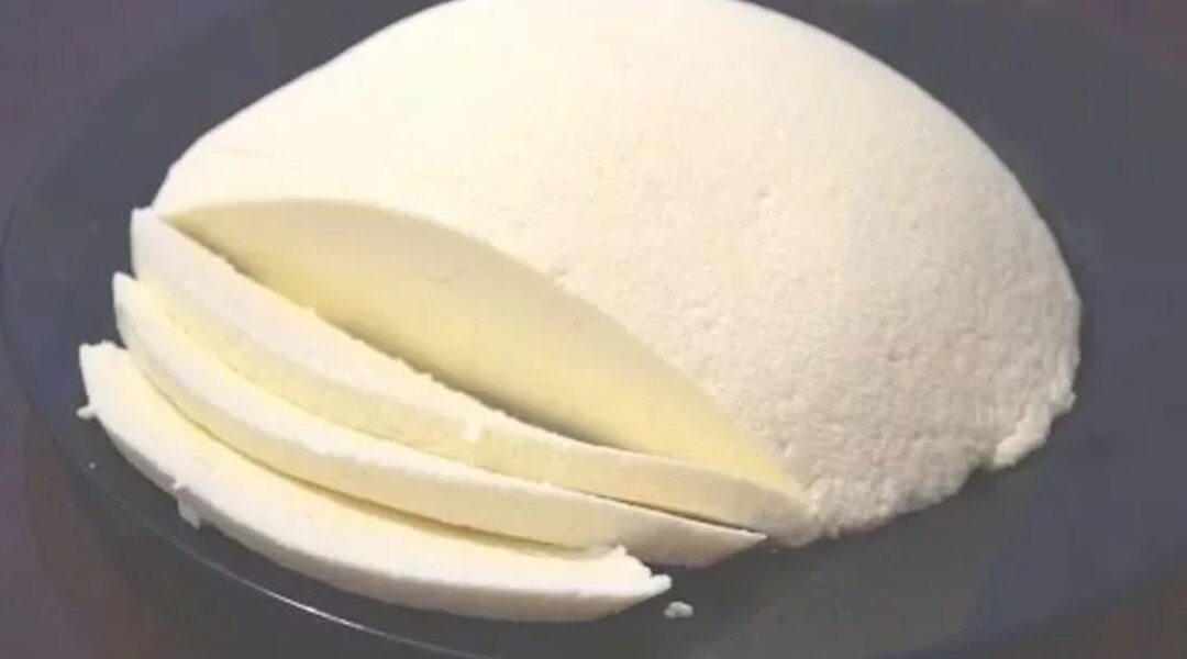 Домашний сыр из молока сметаны и яиц
