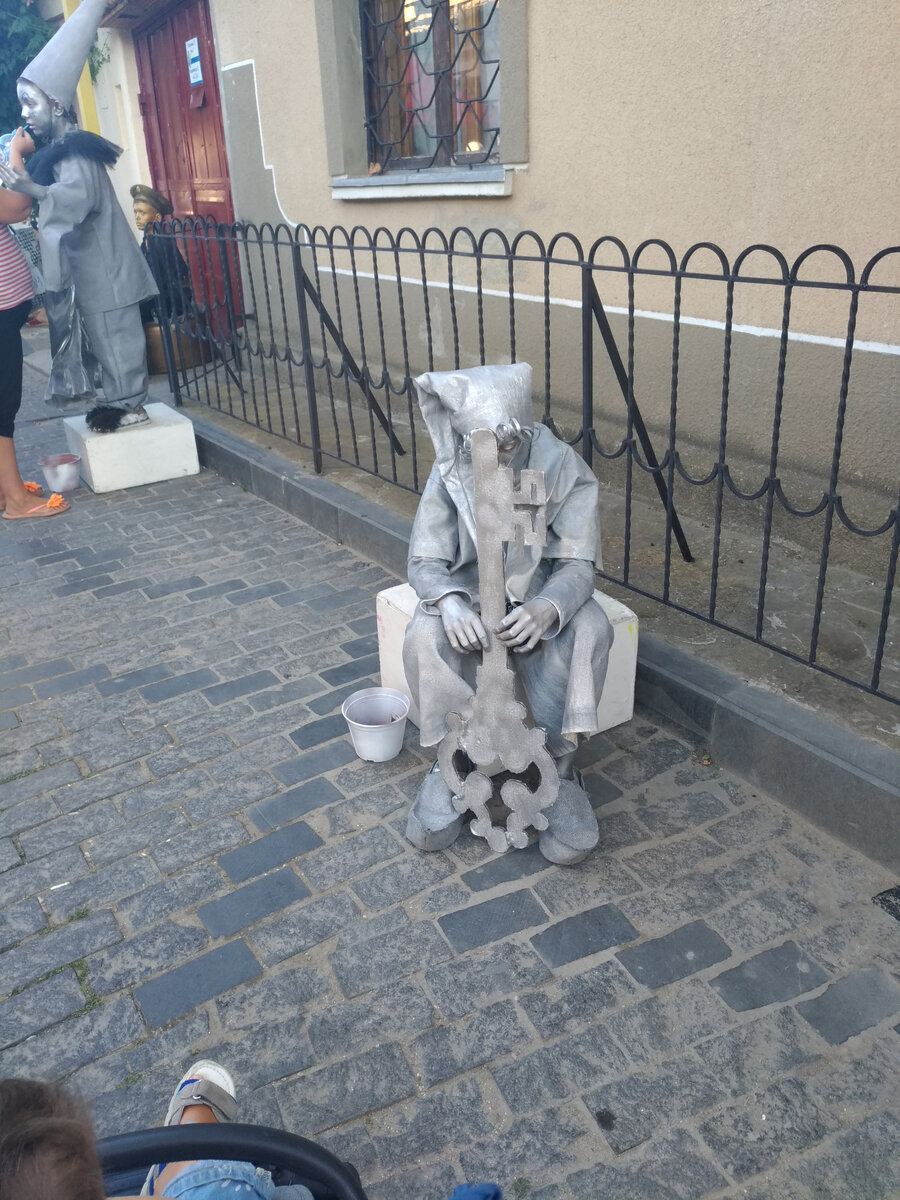 Буратино грустный