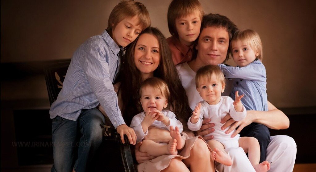 Многодетная семья. Фотосессия многодетной семьи. Семья с пятью детьми. Многодетная мама. Многодетная семья четыре