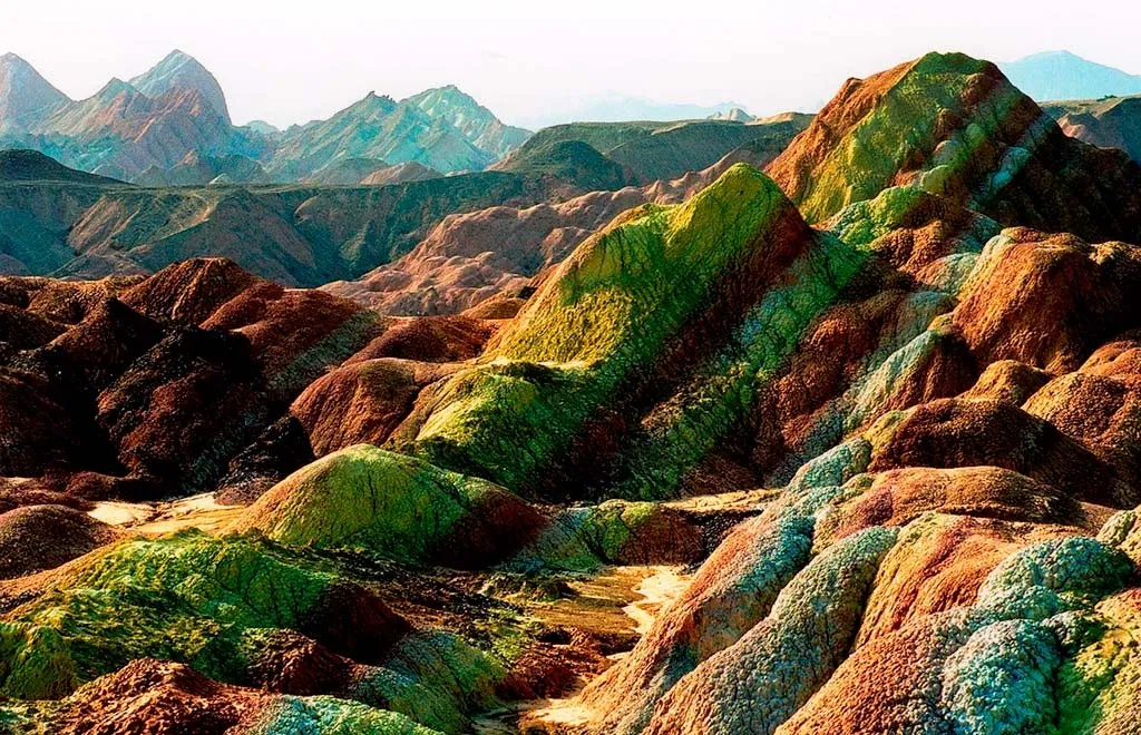 Радужные горы в Перу 