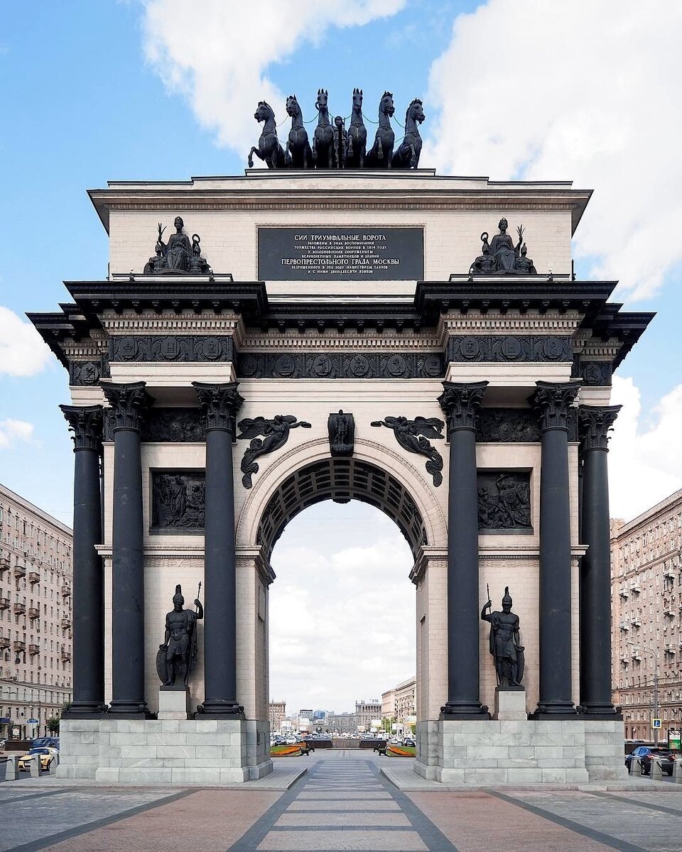где раньше стояла триумфальная арка в москве