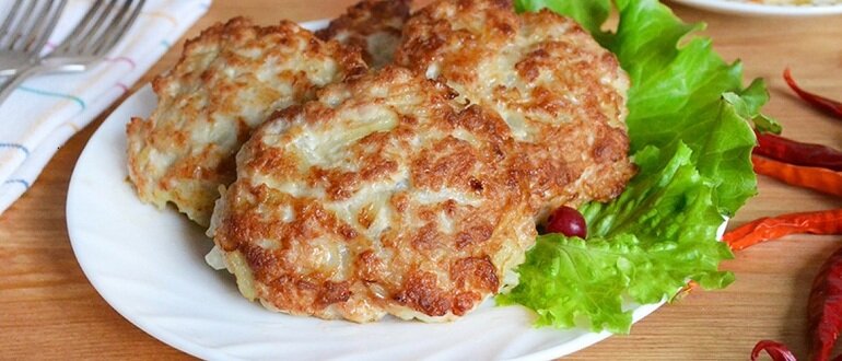 Рубленые свиные котлеты можно сделать не только на сковороде, но и запечь в духовке