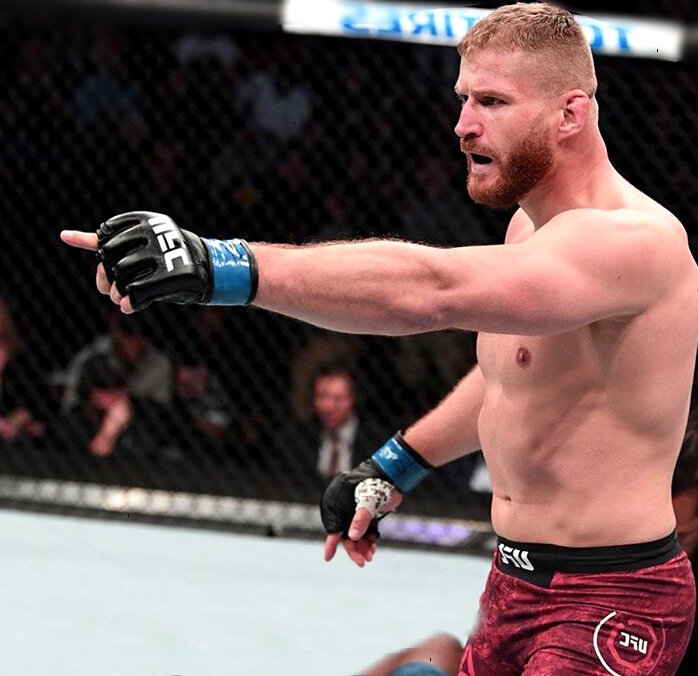 Ян обращается к Джонсу