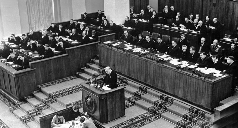 Председатель Совета Министров СССР, член Президиума ЦК КПСС Николай Булганин выступает на XX съезде КПСС