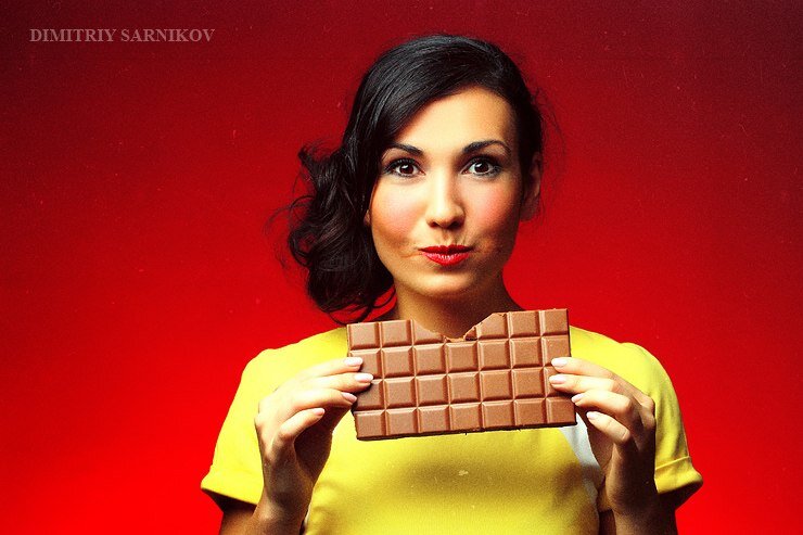 Когда дома сплошные соблазны, невозможно устоять. Фото: Дима Сарников.