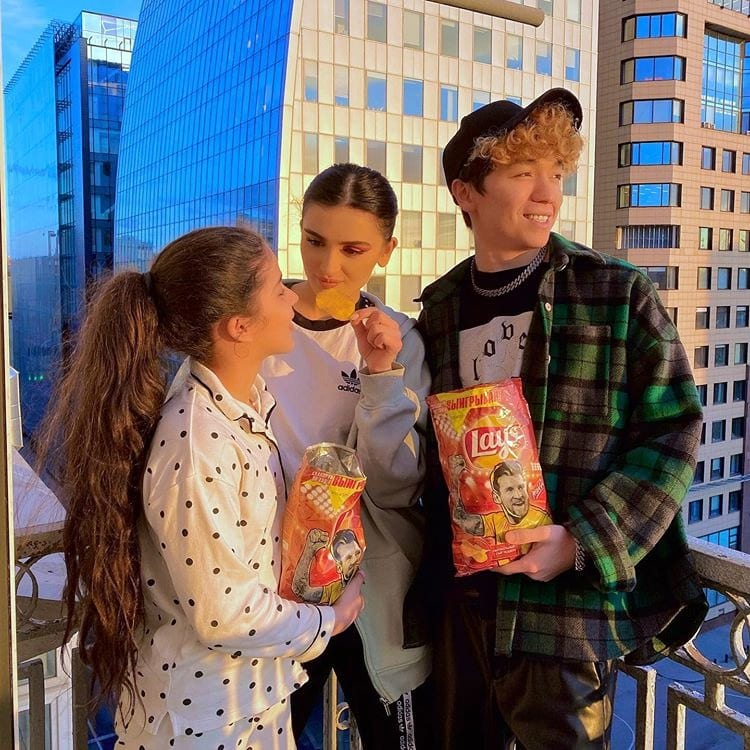 Моника сестра Мадины, Мадина и Рахим