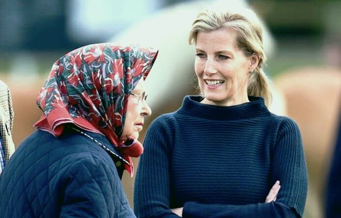 Елизавета II  и  Софи Уэссекская