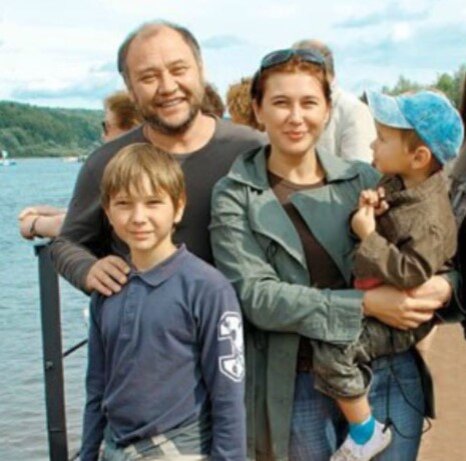 Семья Юрия Степанова (старшие дети)