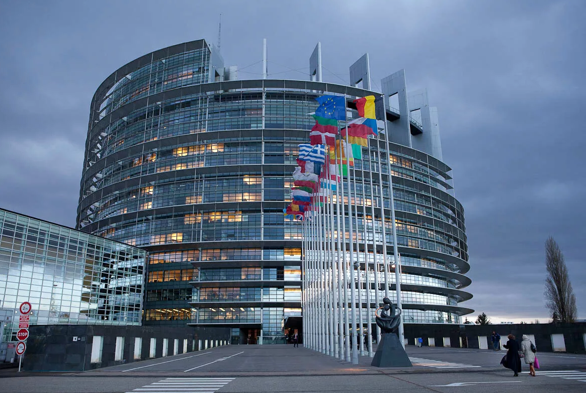 Здание Европарламента. Фото из интернета.