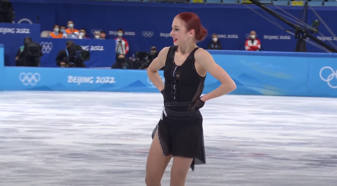 Радостная Саша после проката