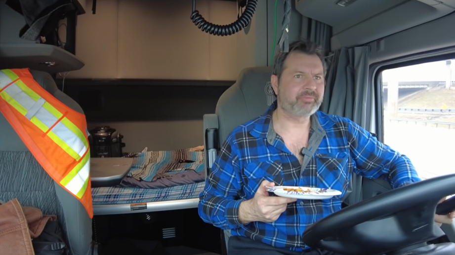 Мой быт в машине