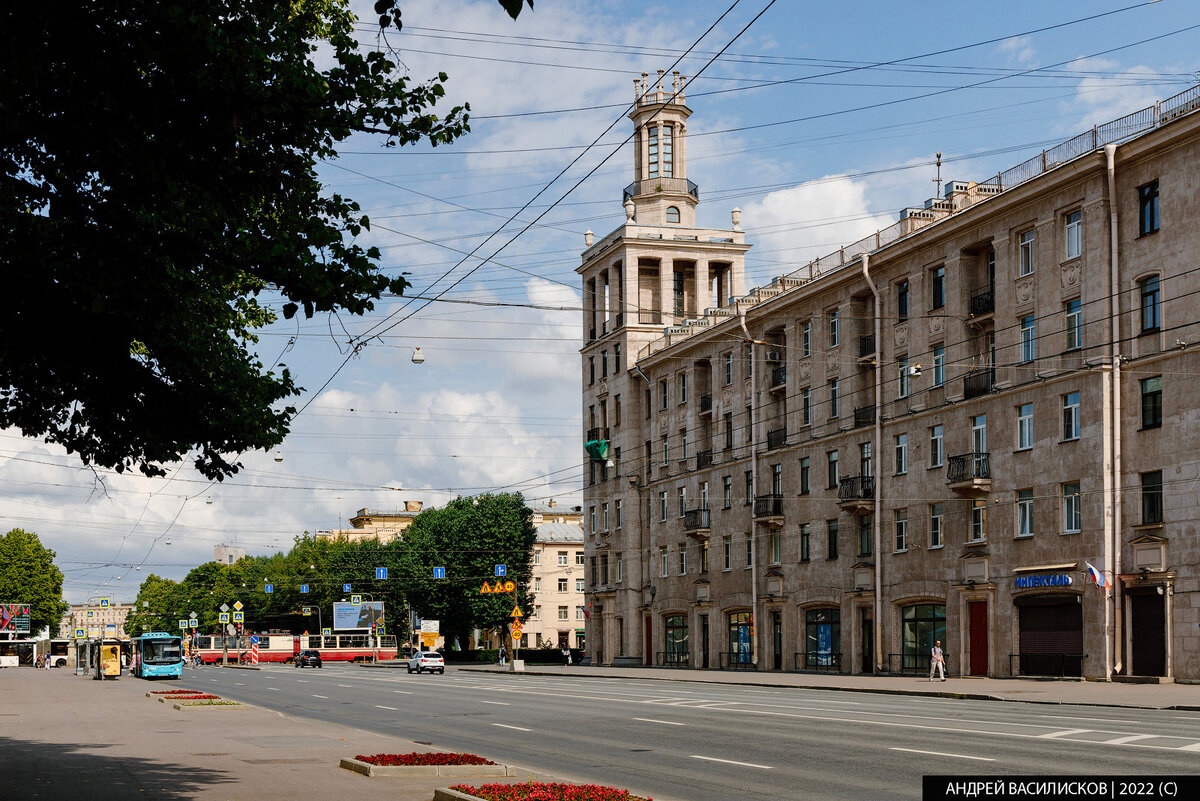 Каким был район рядом со станцией метро 