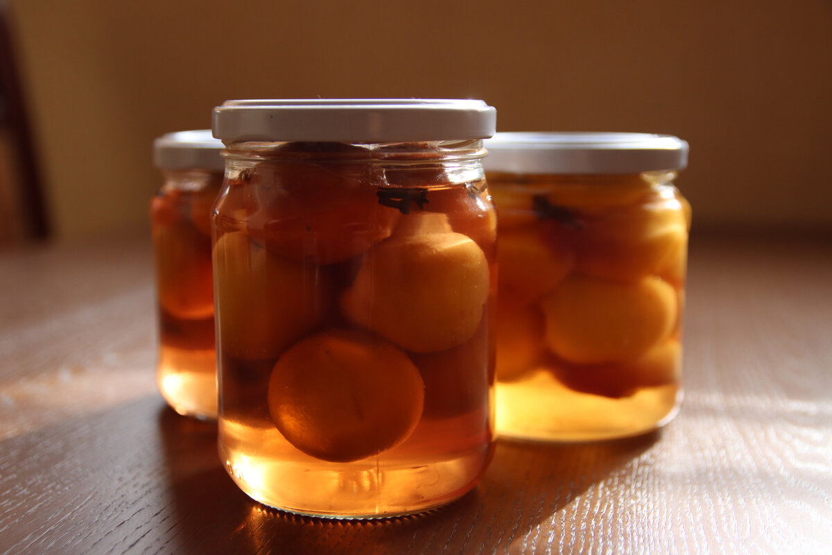 Нектарины - нежные существа, которые не терпят кипячения