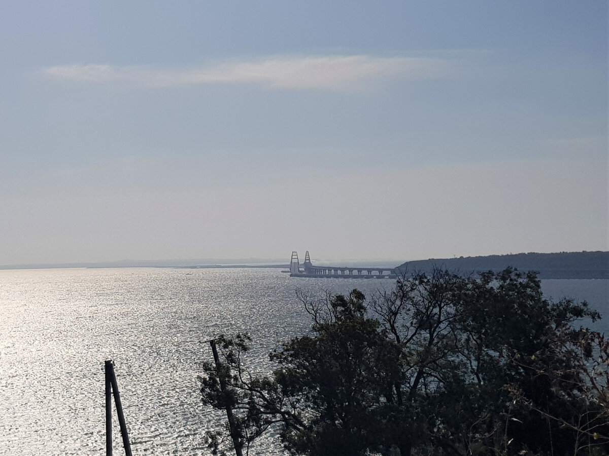 Керчь. Крымский мост. Арки целы. Фото Анна Карпенко. 