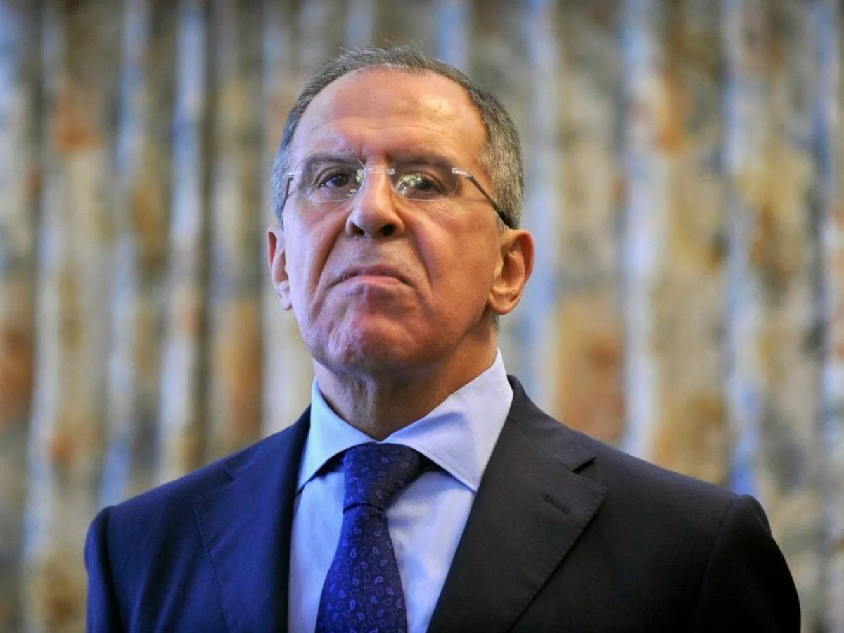    Россия пока сдержанно отвечает на экономическую агрессию, заявил Лавров Марина П.