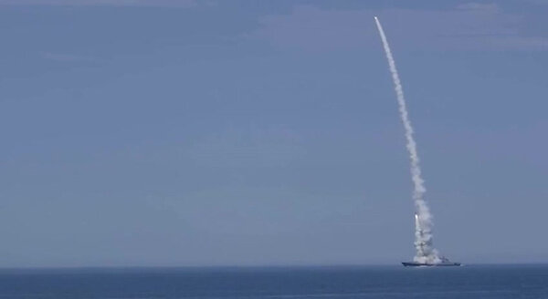 Пуск ракет по украинским объектам. Видео © Минобороны РФ
