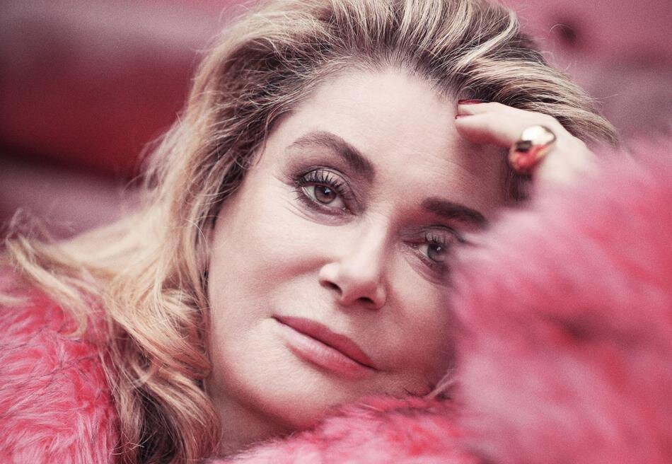     Катрин Денёв: 10 редких фотографий и интересных фактов об актрисе