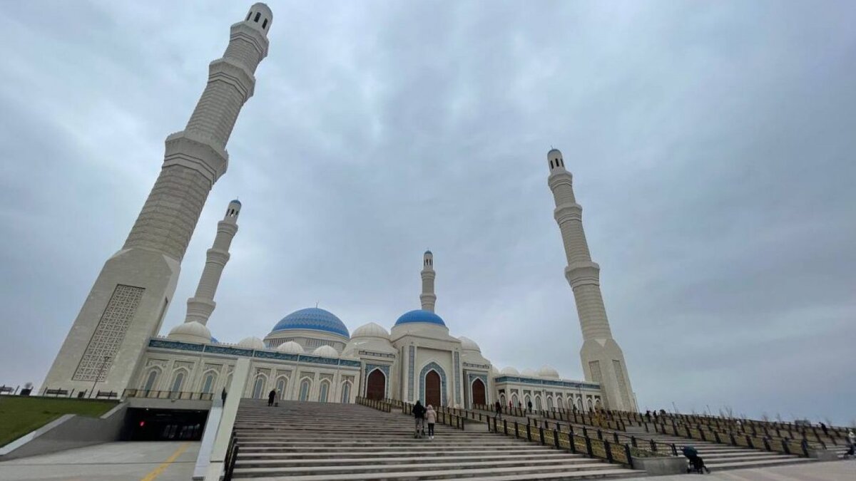 Большая мечеть в казахстане. Мечеть в Казахстане. Новая мечеть в Казахстане. Мечеть Нурсултан в Казахстане. Мечеть в Казахстане самая большая.