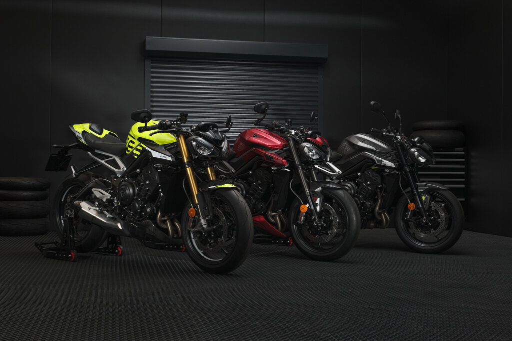 Автор: Степан Берестов WWW.IN-MOTO.RU Вслед за бомбой от Ducati, компания Triumph представила Street Triple R, Street Triple RS и Street Triple Moto2 Edition 2023 модельного года.