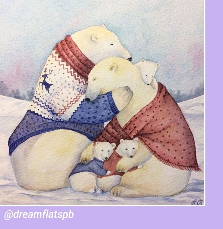 Итак: История как Иаков родил сына…. 
Нет, друзья, это не то, что вы сейчас подумали. Не эта КНИГА! Все-таки сообщество у нас посвящено теме недвижимости.) Помню приходил молодой клиент со всей своей большой семьей на просмотр одной квартиры, вроде бы все выбрали, и место подходит и ремонт новый. Уже практически купили, как тут Иакова на службу вызвали. Держали мы с ним связь довольно долго, в основном активность была с моей стороны. А он все обещал приехать и что бы мы на ипотеку вместе подали. Не то, что бы я была уверена, что он вернется, но время от времени писала, а он отвечал «вот-вот, уже вот готов почти». И у меня родился профессиональный спортивный интерес уже, купим-не купим. Через пол года сам написал, и стало понятно, почему не покупает.
Ситуация поменялась, семья ждала второго ребенка, он военный, супруга не работает, двое малышей. Ставки конечно хорошие на новостройки, но вот одновременно снимать и платить ипотеку за двушку они теперь совершенно не могли. Жалко бывает, когда у клиента есть желание и потребность, а возможности нет.
И тут случается чудо, вышла в продажу после расторжения от строительной компании готовая квартира в жилом комплексе, прекрасная просторная двушка. Оформлена на застройщика. Редкий вариант. А так как она была оформлена на застройщика, то и ставку по семейной ипотеке мы смогли предложить пониженную и одобрили клиента за день. Можно бы ехать в банк на сделку! Но тут другая проблема, супруга с малышами не может выехать в Санкт-Петербург из далекого города В. И эта проблема оказалась решаема, сотрудники банка идут на встречу и проводят нам одновременно в разных городах подписание ипотеки. Да! И такое сейчас можно. Ох сколько пришлось понервничать, но зато какой результат! Прощай съемное жилье-привет своя квартира. Уже можно выдохнуть и о новой кроватке подумать!
Да тут нежданно бонусом оказалось, что квартира уже с новой кухней и встроенной техникой, которые вошли уже в стоимость и самой квартиры и кредита. Ну что-то вы уже загибаете, скажете. А вот и нет! Такое действительно бывает, что в целях маркетинга и рекламы, строительная компания делает в нескольких квартирах еще и кухню.
Хорошая история с оттенком сказки!? Да нет. Это жизнь. На самом деле, начиная важные дела, просто доверьтесь профессионалам в своем деле и немного тексту книги, о которой мы упомянули в первой строчке! И все у вас сложится!

П.с. что в этой истории не точно? Возможно это была дочь)