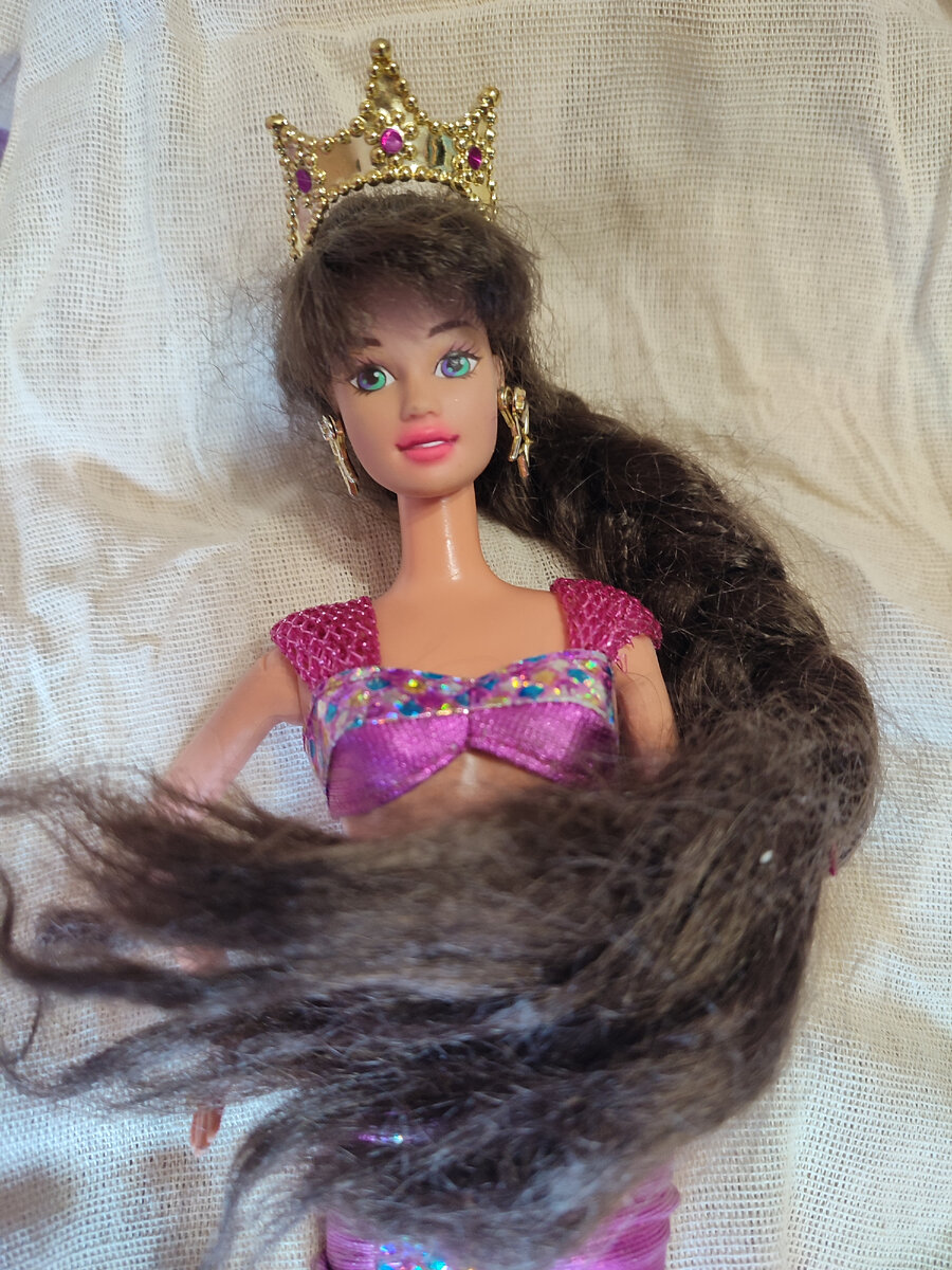 Волосы сбиты в плотный "кудель"