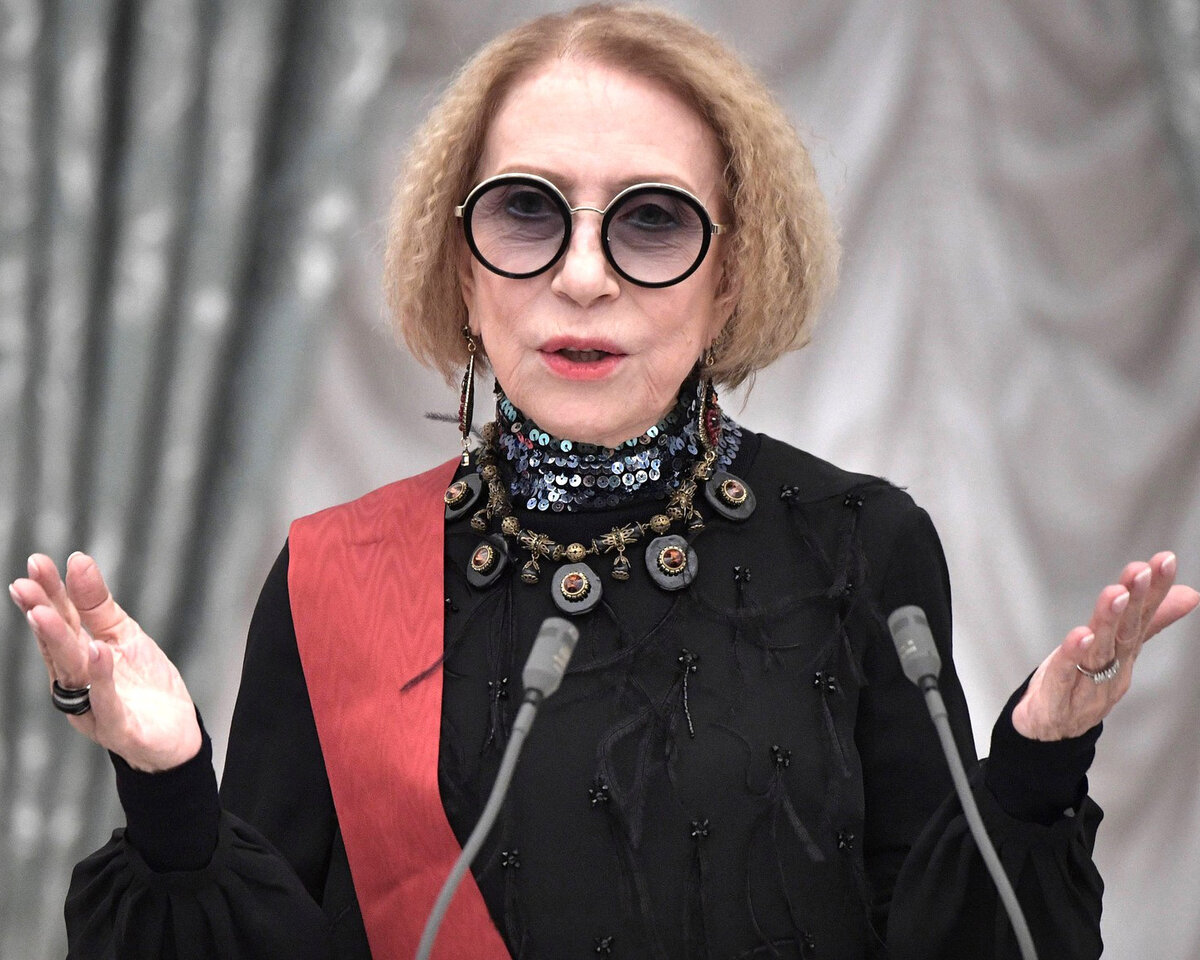 Инна Чурикова