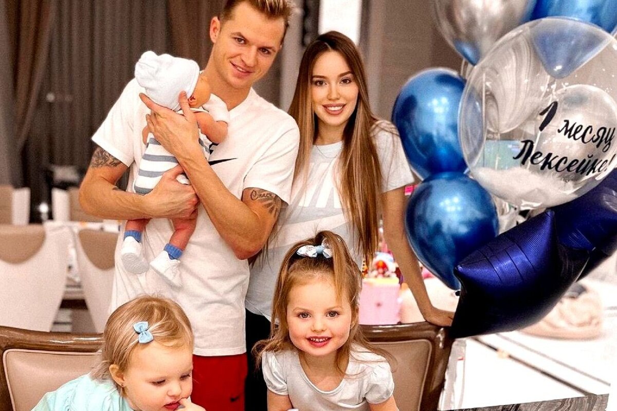 Костенко родила 4 ребенка