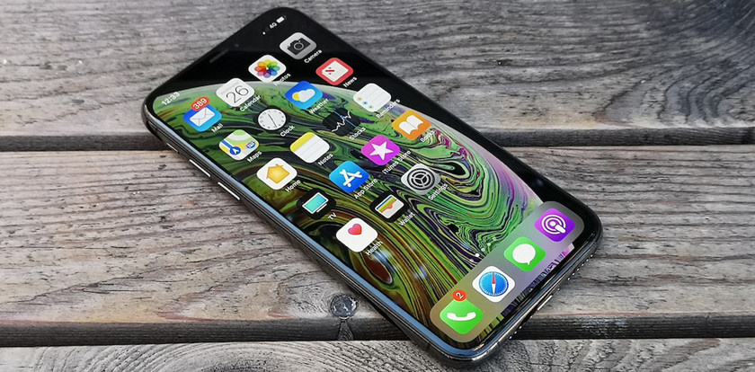 Мошенники выработали новую схему для почти беспроигрышного изъятия денег у доверчивых россиян. Сеть якобы проводит среди своих клиентов розыгрыш флагманских устройств Samsung и Apple, под видом которого у пользователей вытягивают деньги.Наверх