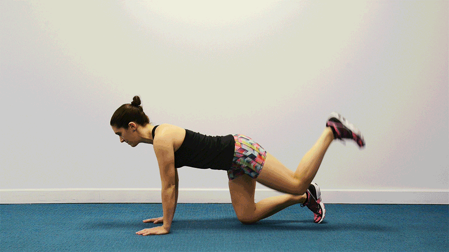 3 подхода по 12 повторений на каждую ногу.