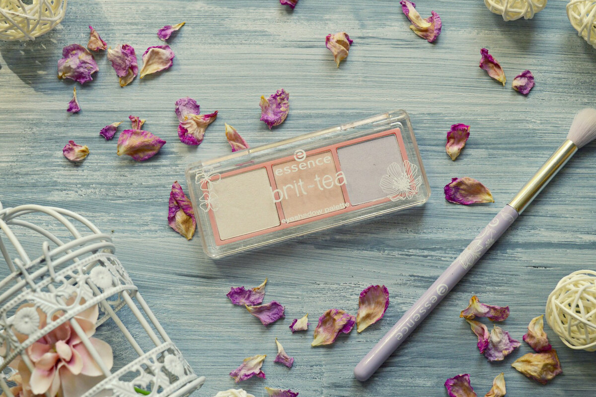 Тени для век от Essence Brit-tea Eyeshadow Palette в оттенке 01 "Keep calm and have some tea" 
