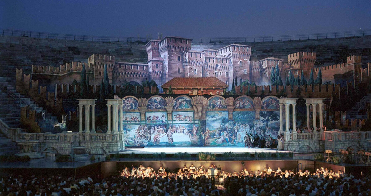 Опера родилась в Италии, а виртуозным бельканто восхищается весь мир. Имена итальянских композиторов и певцов знают даже те, кто ни разу не был в оперном театре.