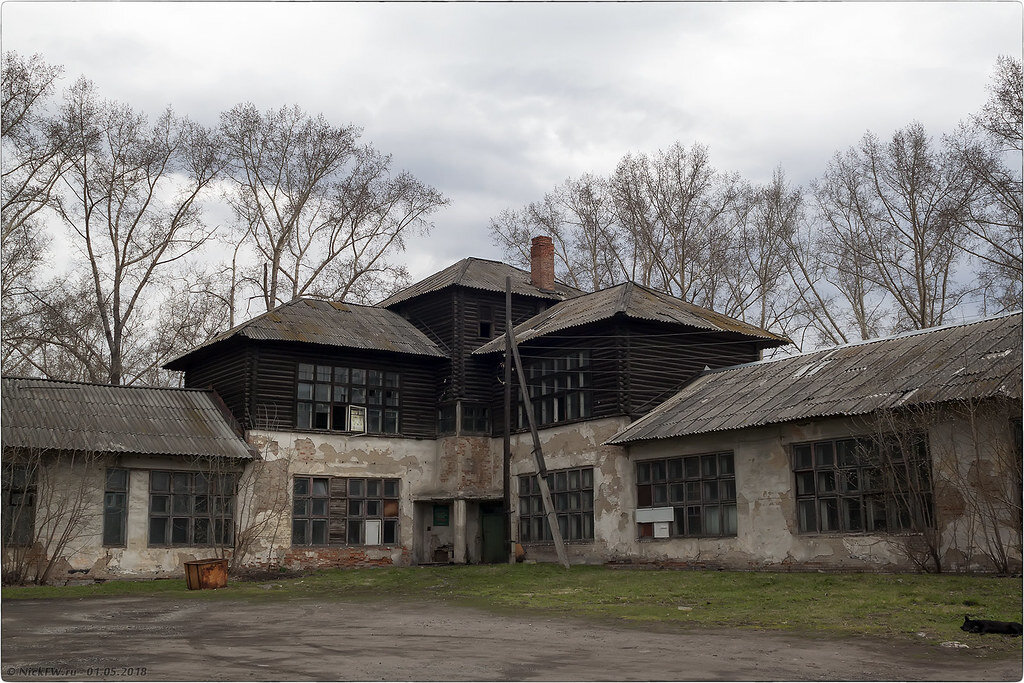 1. Школа Ван Лохема вид со двора © NickFW