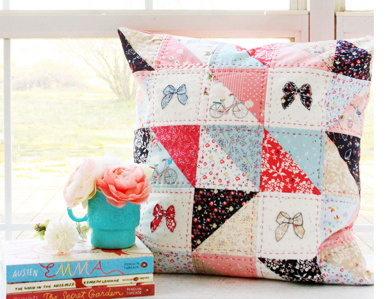 источник проекта и фото  - на сайте  flamingotoes.com