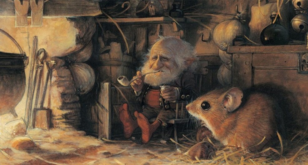 Кто такой домовой? Многие из нас еще от бабушек слышали о том, что в каждом доме живет домовой. Кто-то верит в это, кто-то нет. Лично я верю. Но, так или иначе, существует объяснение, кто же такой на самом деле домовой, как он выглядит и где живет. Домовой – это домашний дух, который живет в каждом доме, незримо охраняя хозяев от бед и несчастий.  
Встретила как-то на улице знакомую, разговорились о житейском. Десять лет назад обе вышли замуж в одну деревню и теперь нам было о чем поболтать. Далее с ее слов.

"В деревню каждую неделю ездим помогать свекру и свекрови . Но вот незадача- свекор запил, да не только запил, а стал дома устраивать скандал и буянить, жития не давал никому. Свекровь переживала, однако ничего с этим поделать не могла. Как-то раз после очередного скандала, свекор свалился пьяный на диван и вдруг заорал! Под печку пролезло какое -то существо! Свекровь не придала значения , мало ли что может привидеться пьяному! Но через некоторое время это снова повторилось!Свекор перестал выпивать. Но волосатое чудо все являлось, теперь даже свекровь увидела! Она описала его как небольшое волосатое и лохматое существо, которое передвигается очень быстро, причем прячется под печку. Я не сразу поверила, думала навыдумывали старики!Но тут подошла моя очередь. В очередной выходной день мы приехали помочь по хозяйству . Получилось так, что в доме я осталась одна. Вдруг чувствую, кто -то наблюдает. Понимаю, что это глупо, но боковым зрением вижу в углу стоит это лохматое существо!Домовой!Настоящий!Я повернула голову и оно снова пробежало под печку! Пулей выбежала из дома. Свекор и свекровь решили ставить по углам молоко и задабривать. Через некоторое время домовой перестал являться. Свекор после этого совсем бросил пить и буянить. Дома воцарилась гармония и счастье! Вот так домовой "перевоспитал" свекра. " 

После услышанного у меня пробежали "мурашки" по ко8же. Однако это реальный случай. И теперь я точно верю, что домовые существуют, а в своем доме стараюсь не скандалить.