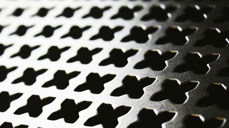 Декоративная перфорация металла крестиком