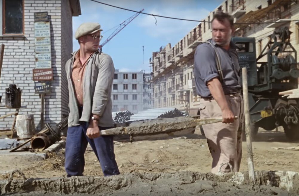 Кадр из фильма "Операция "Ы" и другие приключения Шурика" (1965 г.)  